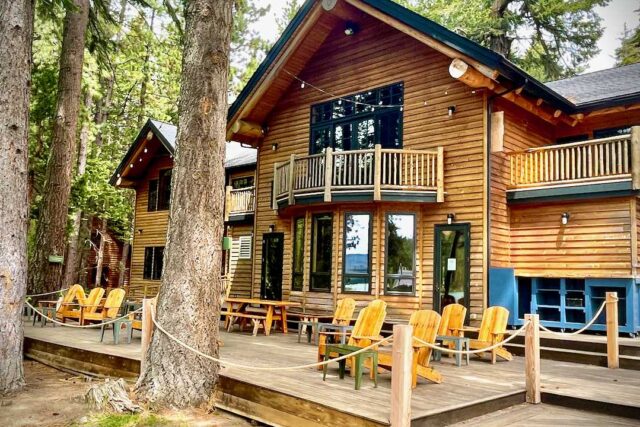 Suttle Lake Lodge